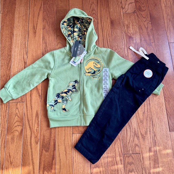 Other - Green Dinosaur Hoodie and Black Pants Set (Boys 4/5) NWT